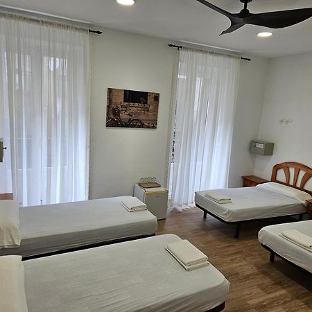 Hostal Miralva Madrid Kültér fotó