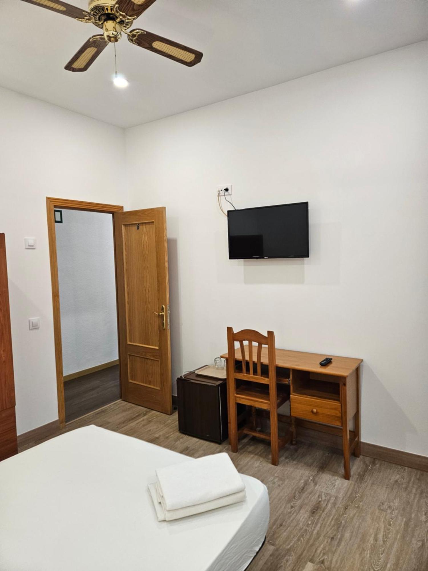 Hostal Miralva Madrid Kültér fotó