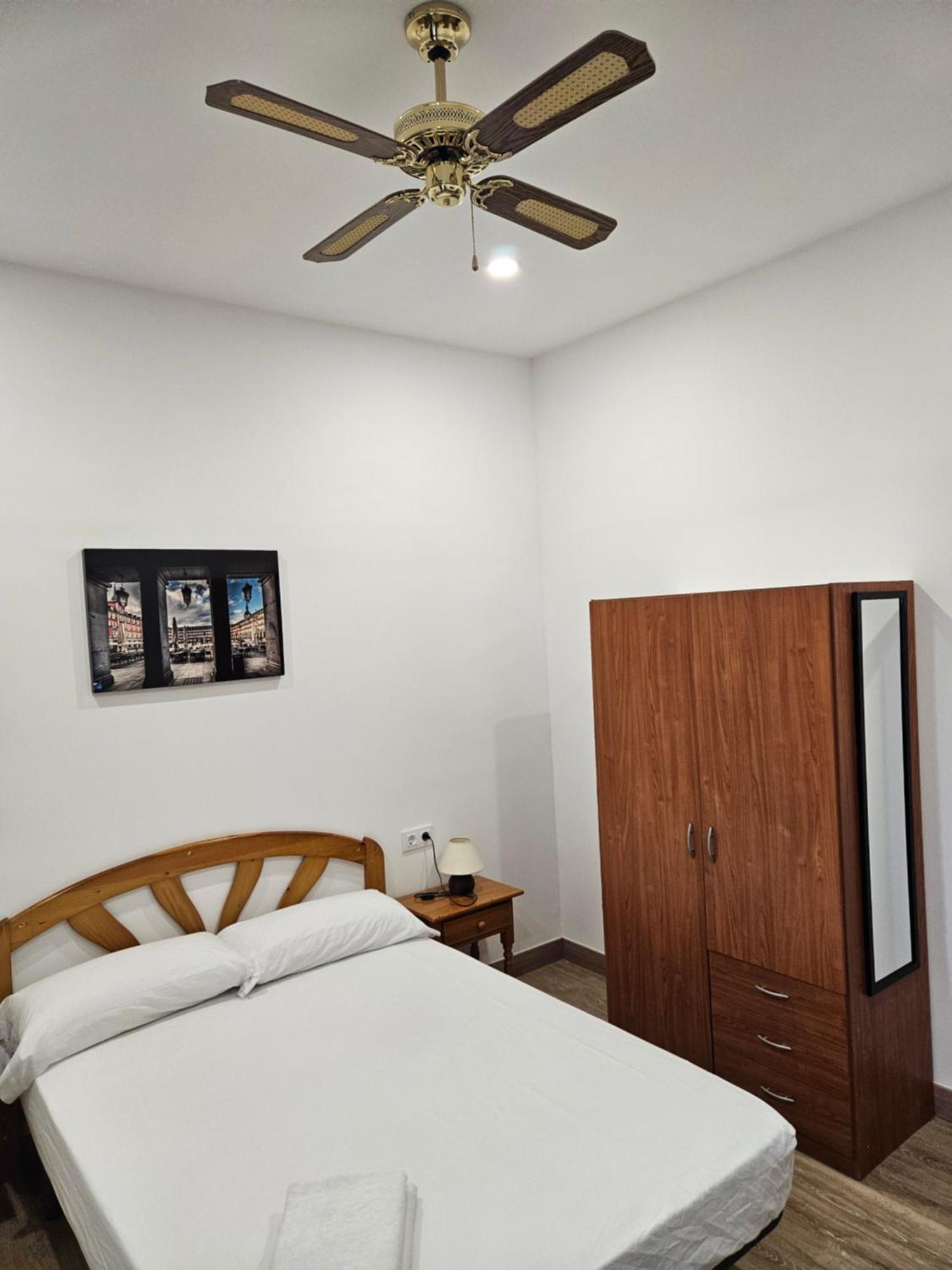 Hostal Miralva Madrid Kültér fotó