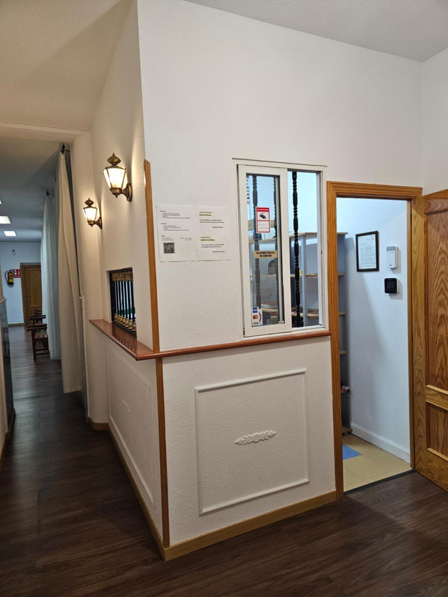 Hostal Miralva Madrid Kültér fotó