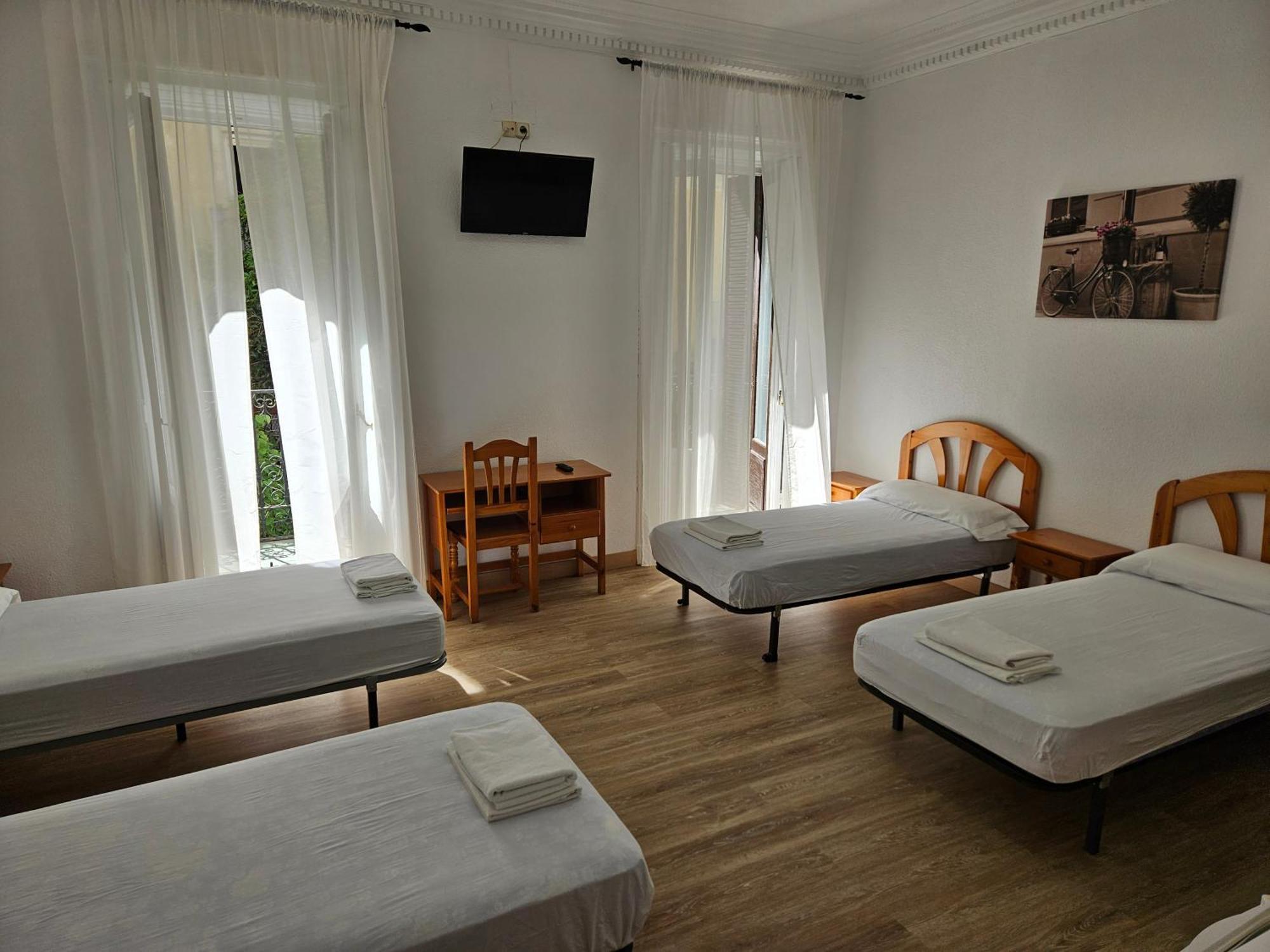 Hostal Miralva Madrid Kültér fotó