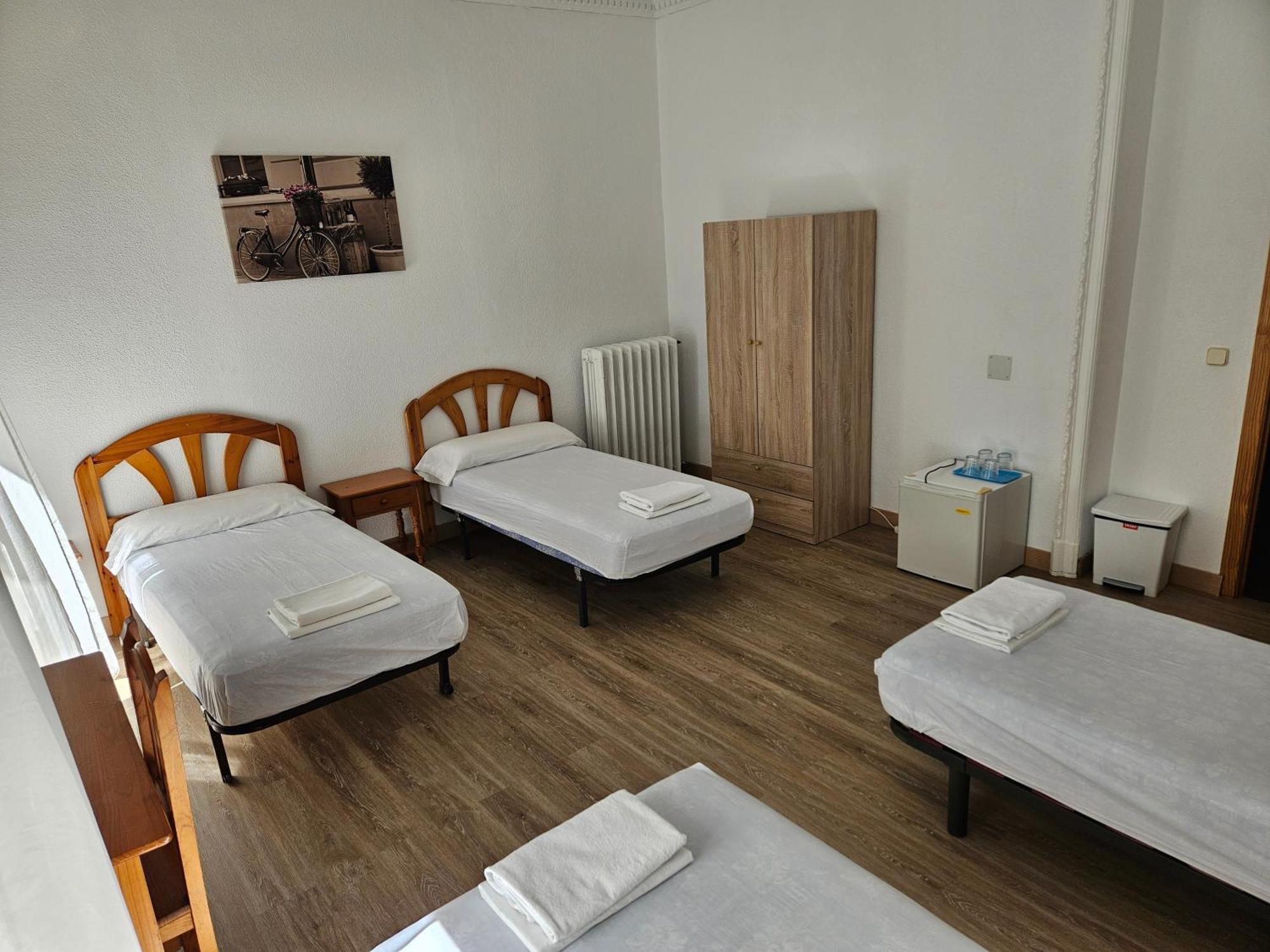 Hostal Miralva Madrid Kültér fotó