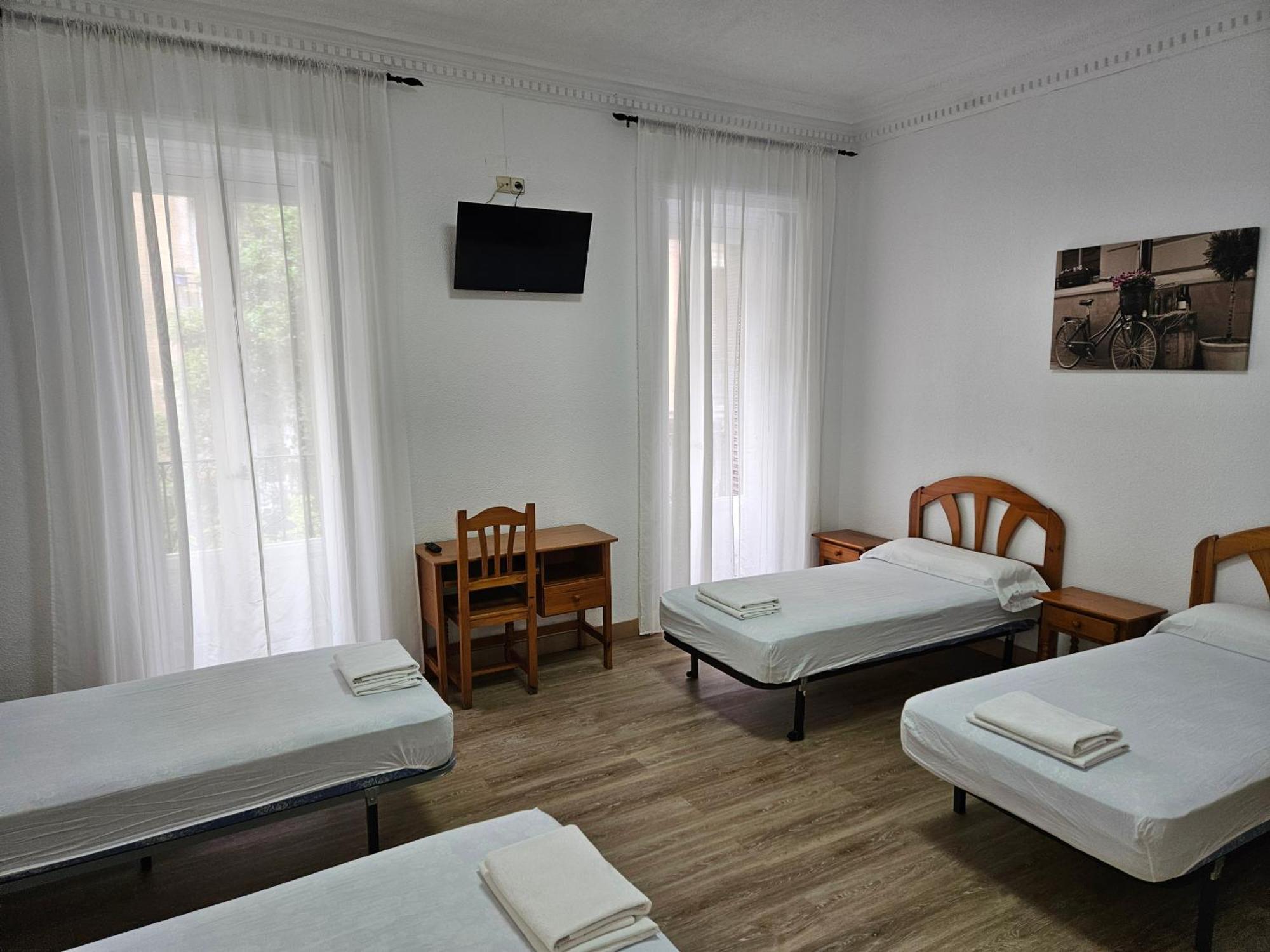 Hostal Miralva Madrid Kültér fotó